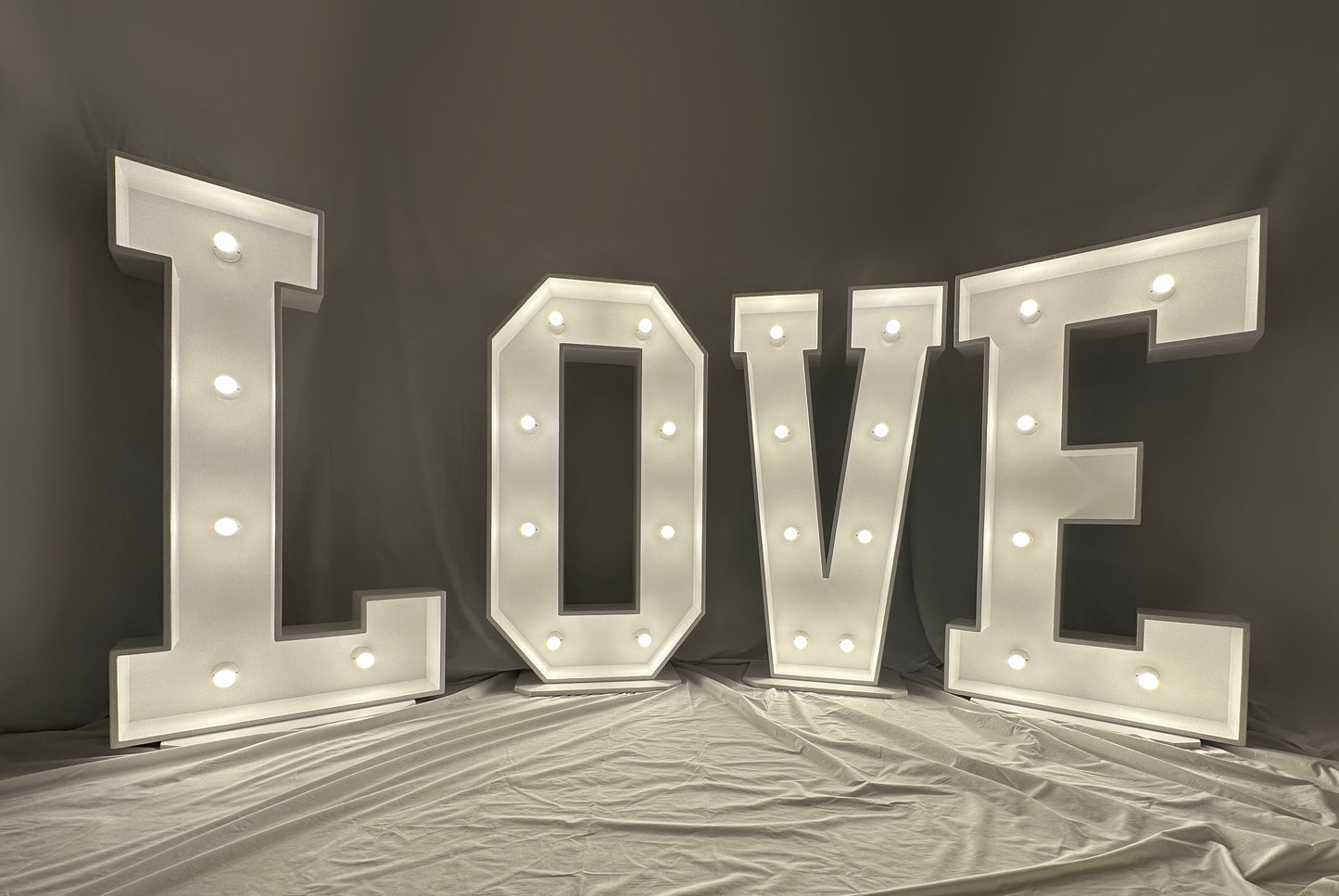 Huge LOVE wedding letters 150 x 80 cm | Durable and high quality