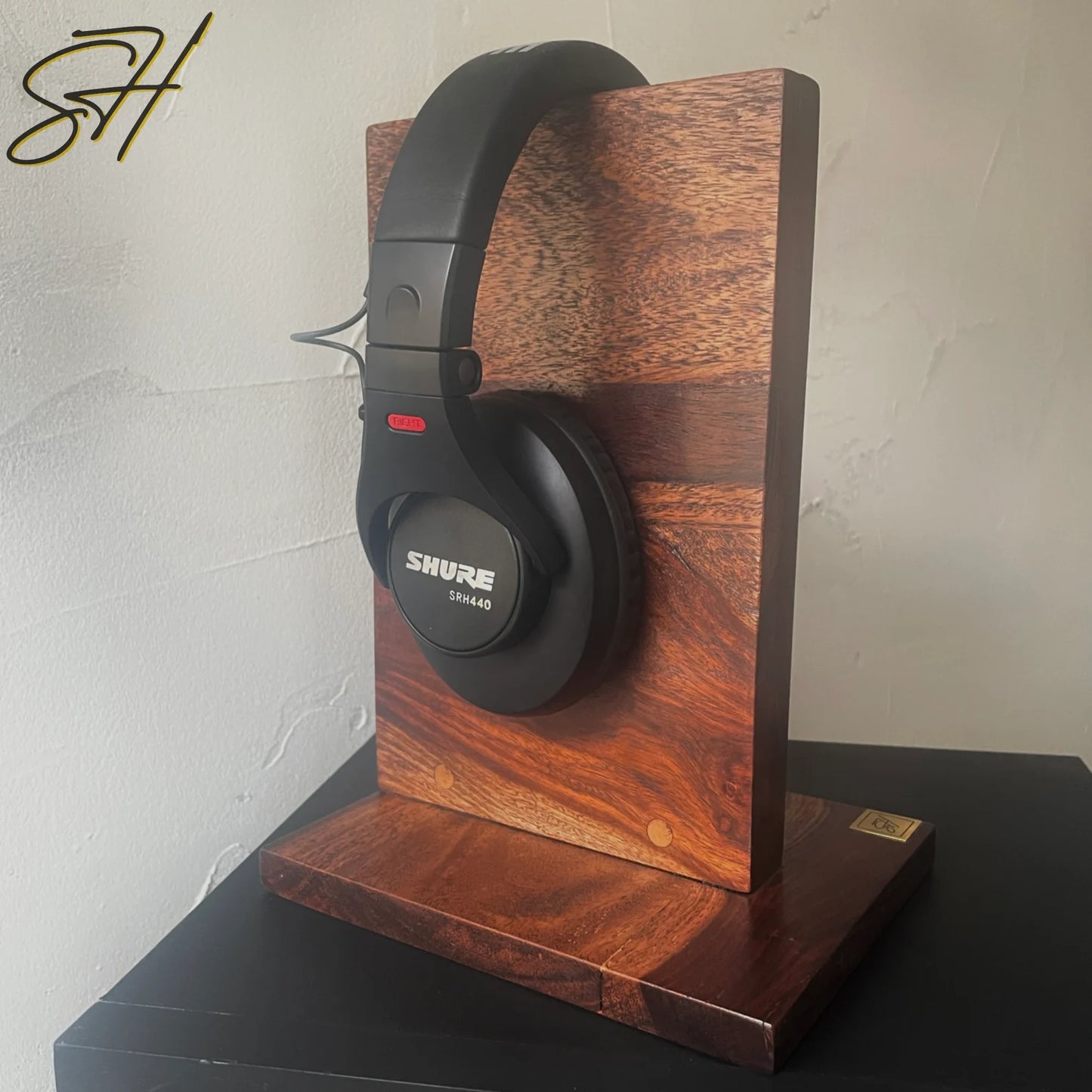 UnIQ Headphone Stand exotic wood
