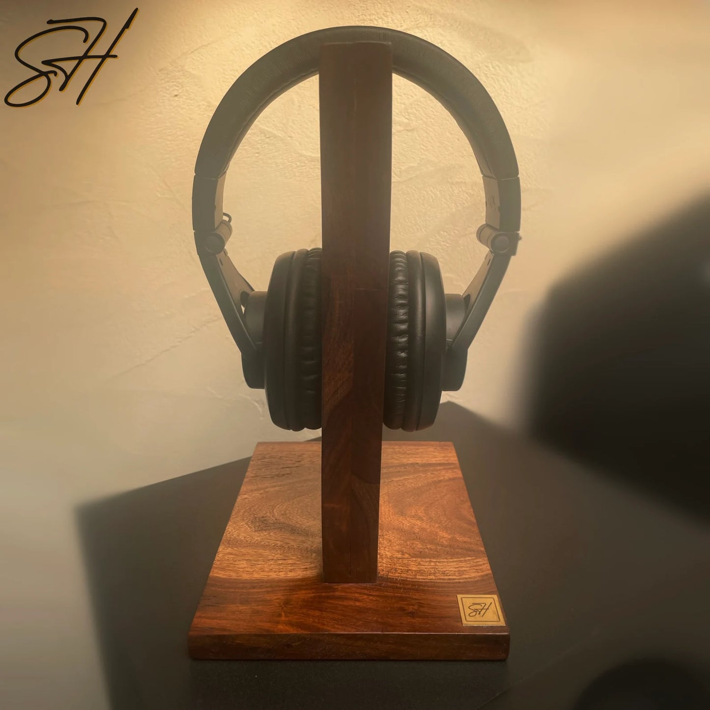UnIQ Headphone Stand exotic wood