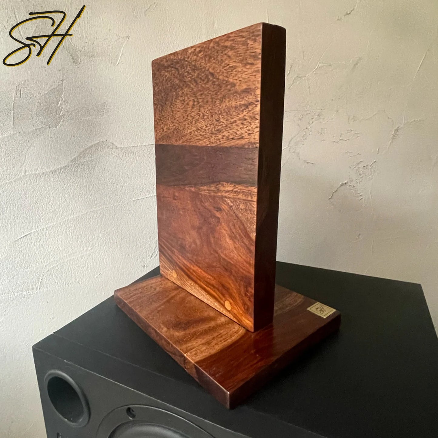 UnIQ Headphone Stand exotic wood