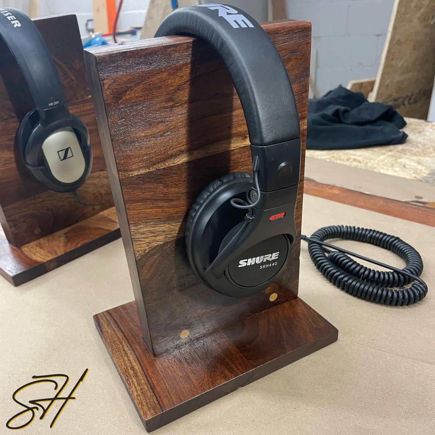 UnIQ Headphone Stand exotic wood